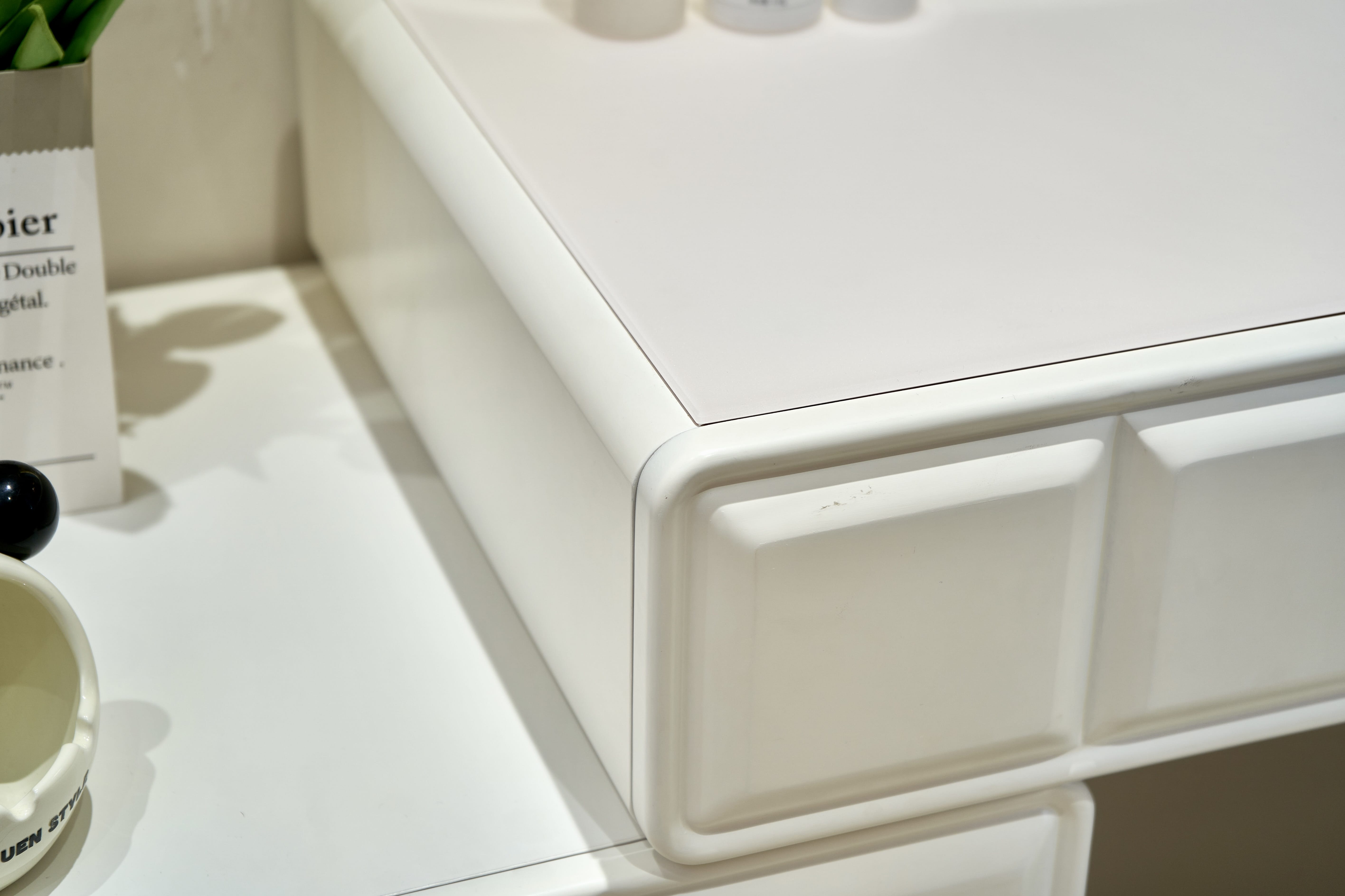 Masă de machiaj Dalia MDF cu oglindă LED și sertare iluminate 140x40x136 cm